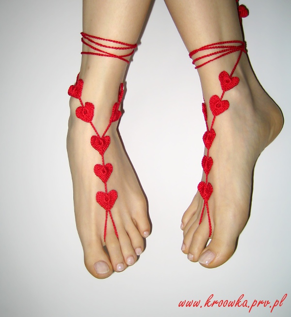 Black Heart Barefoot Sandals | Modern Crochet Club